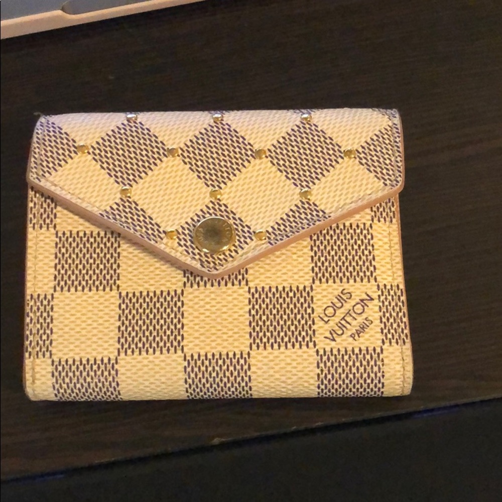 Louis Vuitton Zoe Wallet - rare!